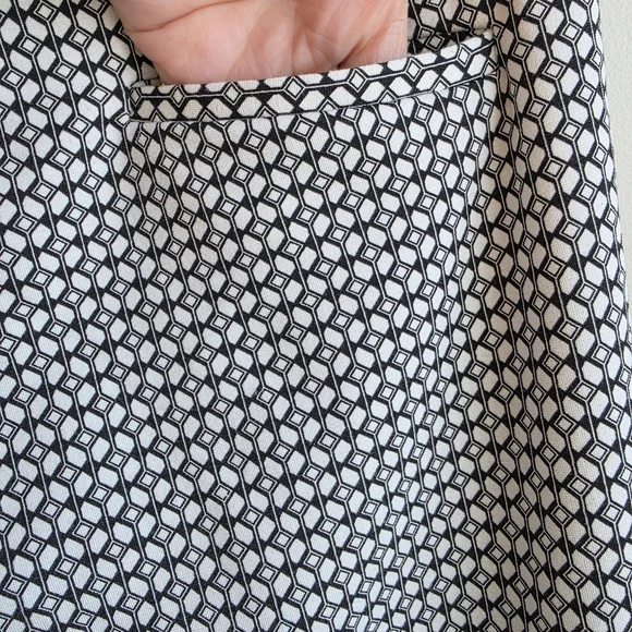 Amanda & Chelsea Black and White Geometric Skinny Pants - Picture 10 of 12